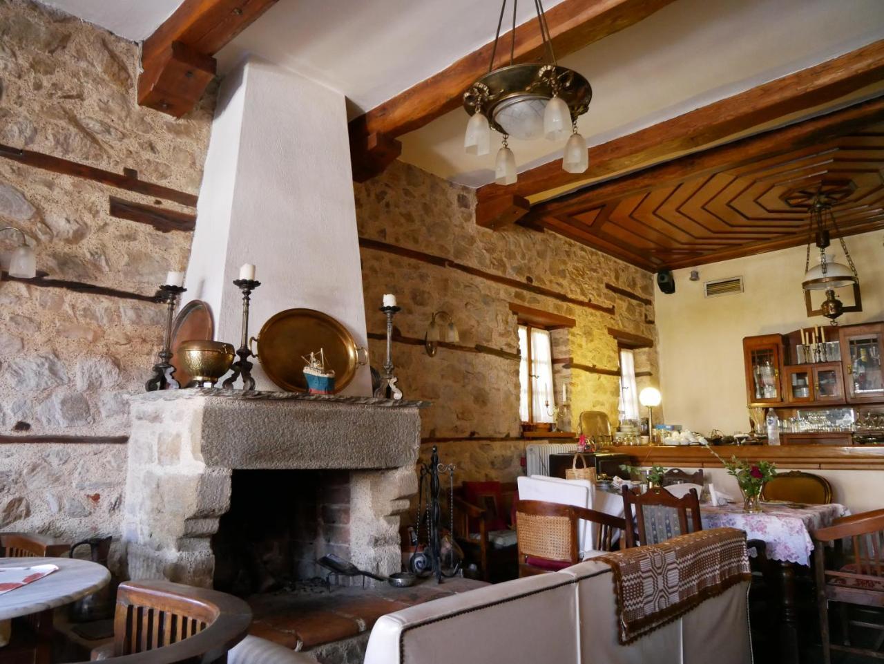 Oikia Alexandrou Traditional Inn Arnaia Eksteriør billede