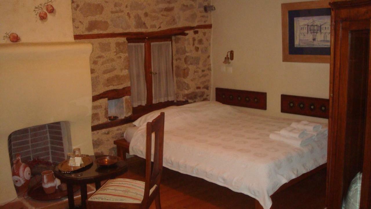 Oikia Alexandrou Traditional Inn Arnaia Eksteriør billede